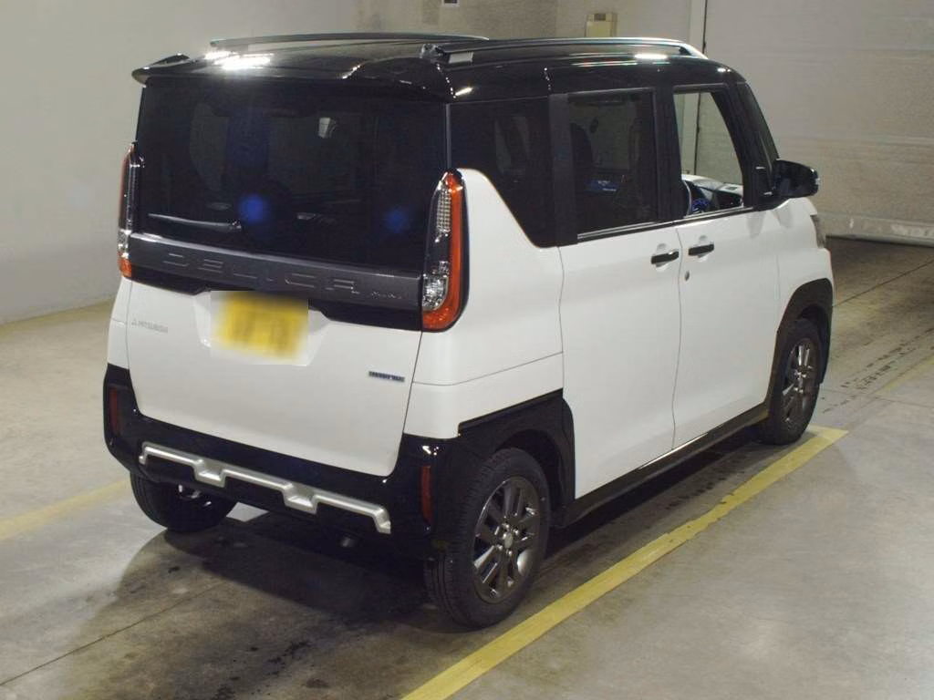 MITSUBISHI DELICA MINI