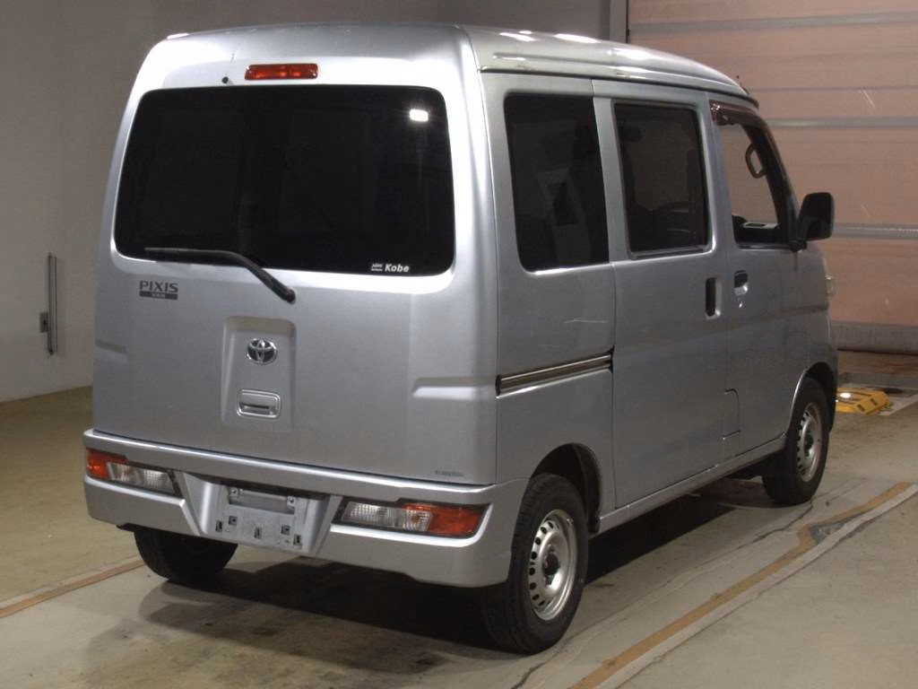 TOYOTA PIXIS VAN