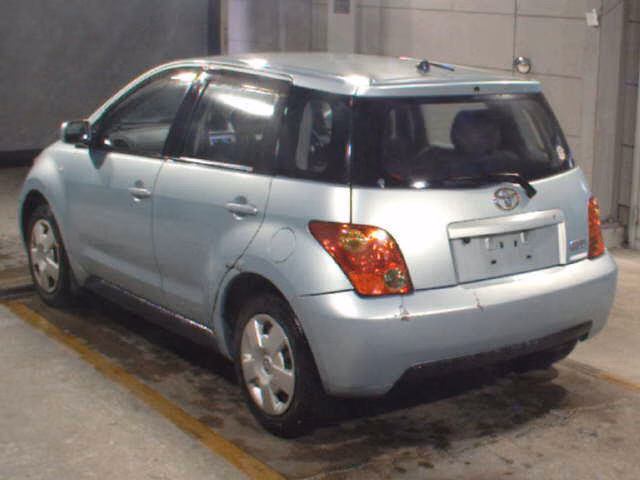 TOYOTA IST
