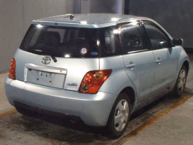 TOYOTA IST