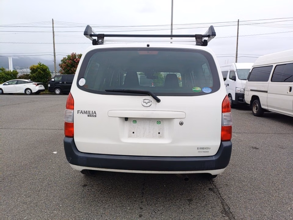 MAZDA FAMILIA