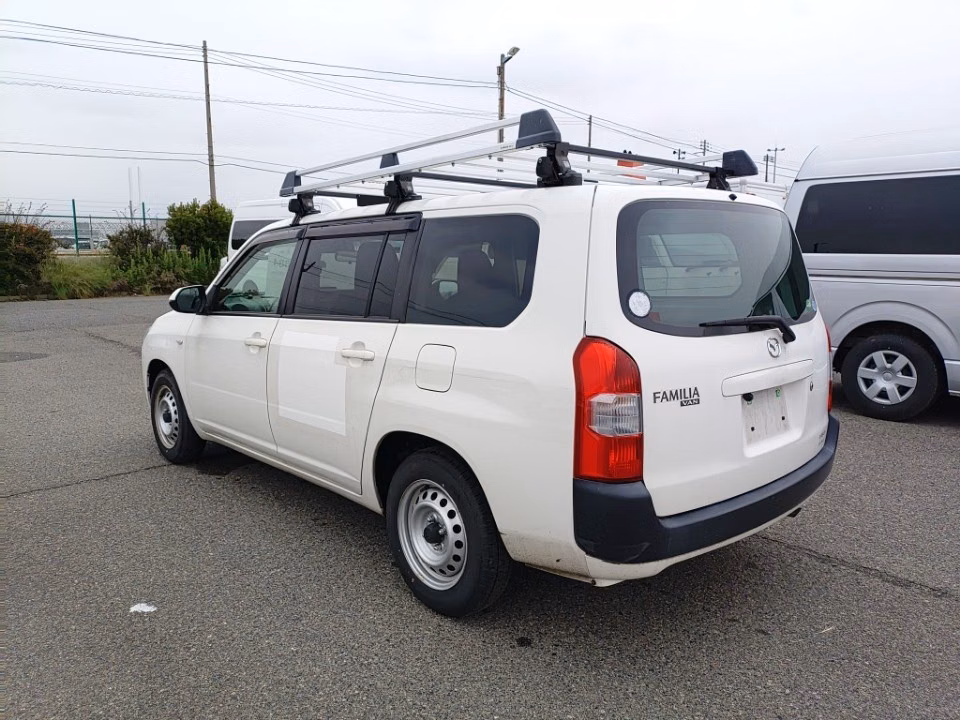 MAZDA FAMILIA