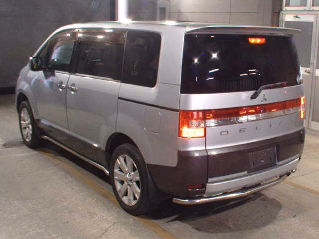 MITSUBISHI DELICA D:5