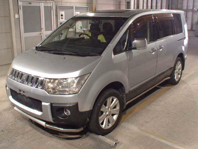 MITSUBISHI DELICA D:5