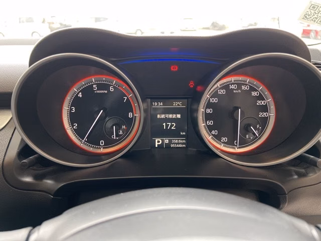 SUZUKI SWIFT