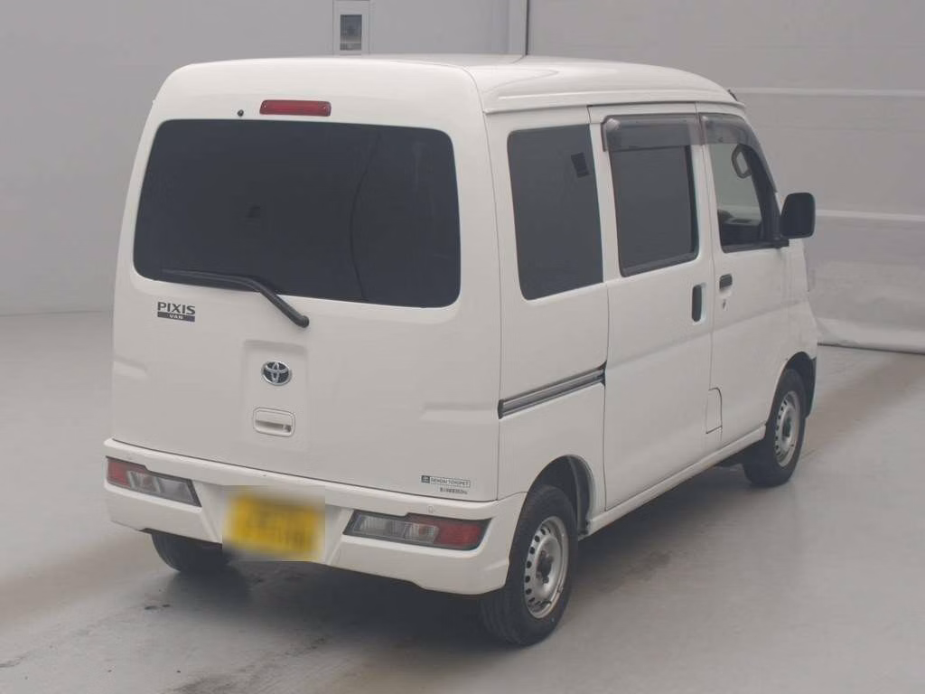 TOYOTA PIXIS VAN