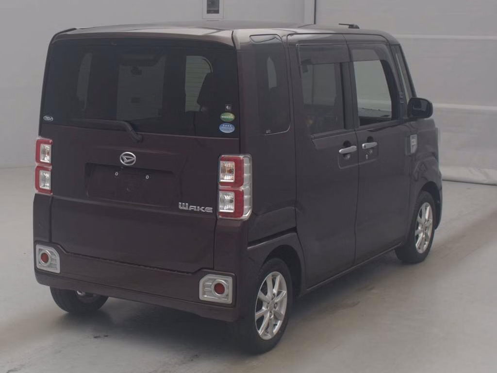 DAIHATSU WAKE