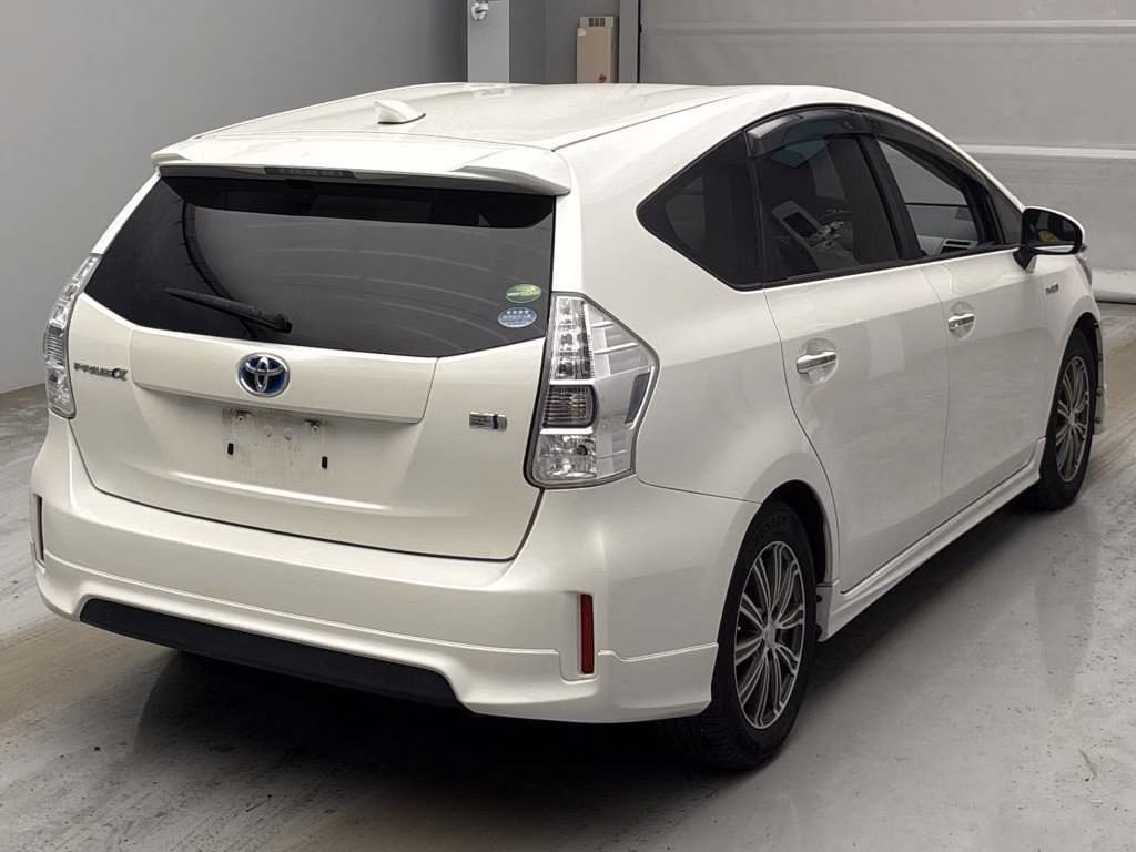 TOYOTA PRIUS ALPHA