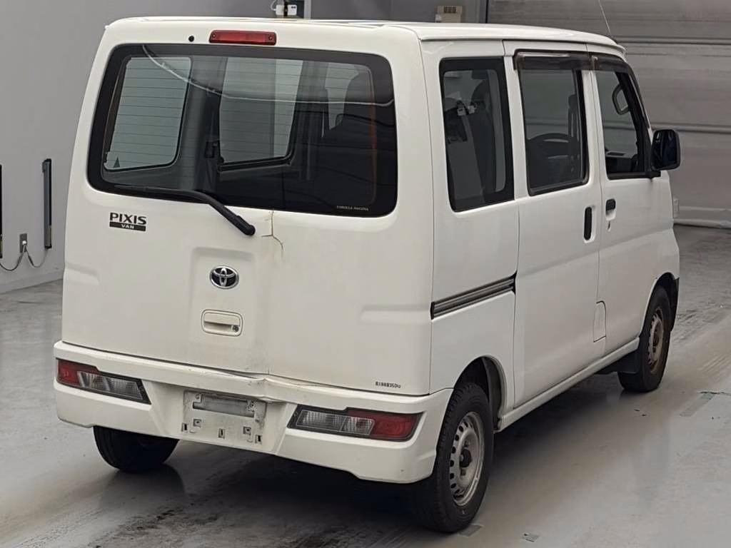 TOYOTA PIXIS VAN