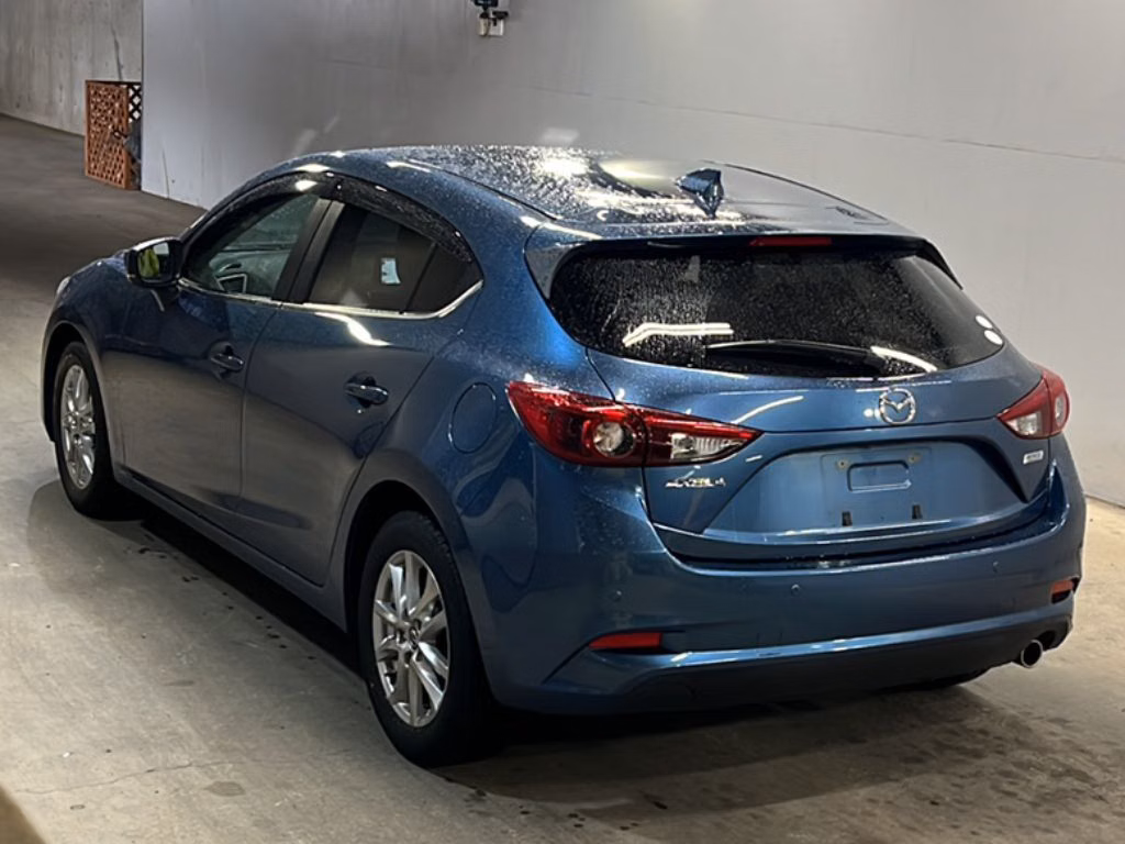 MAZDA AXELA