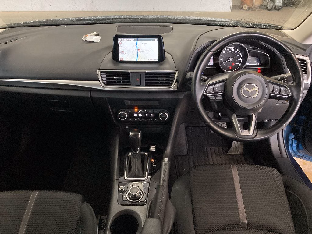 MAZDA AXELA