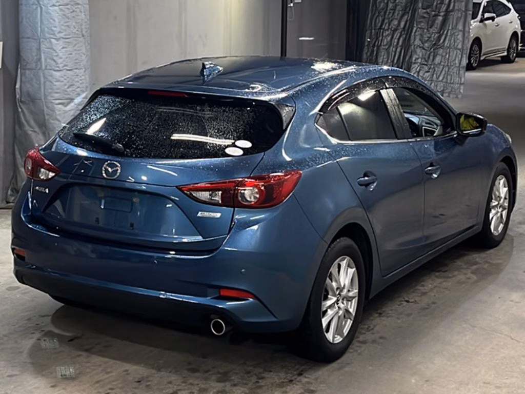 MAZDA AXELA