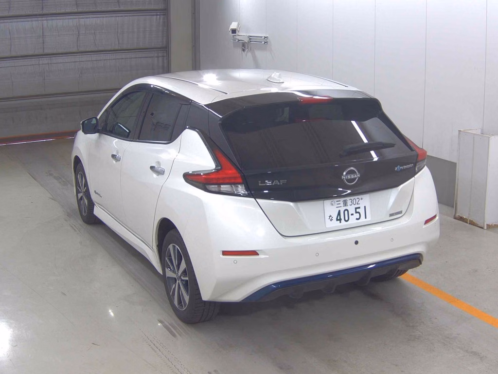 NISSAN LEAF