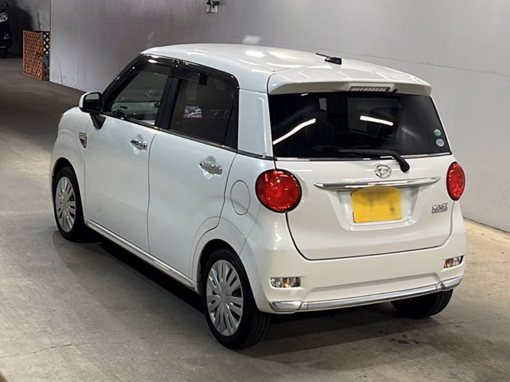 DAIHATSU CAST
