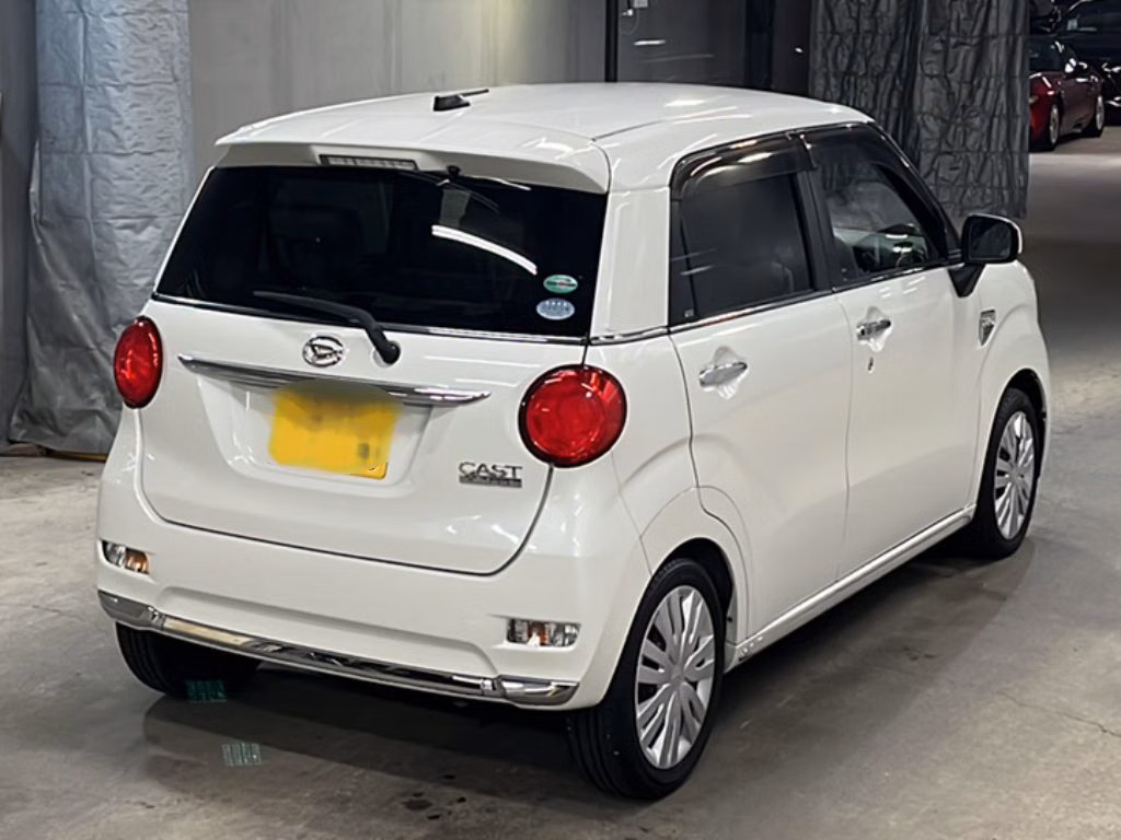 DAIHATSU CAST
