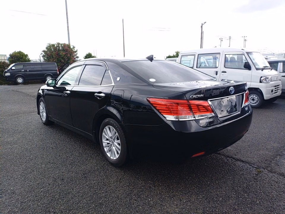 TOYOTA CROWN