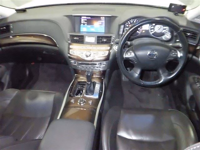 NISSAN FUGA