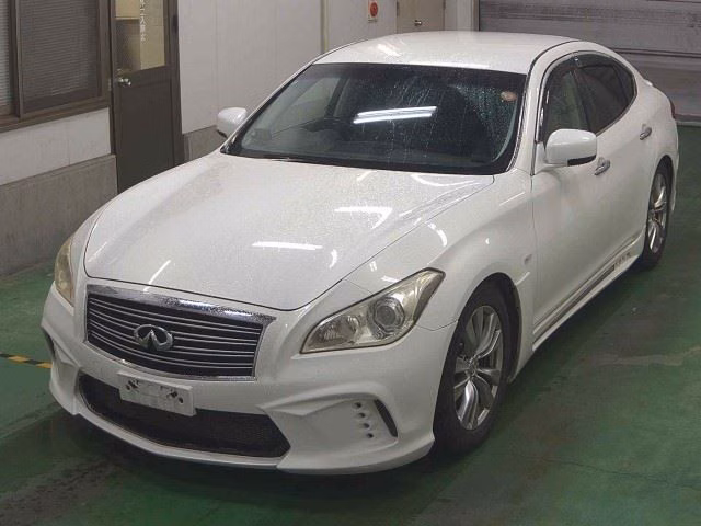 NISSAN FUGA
