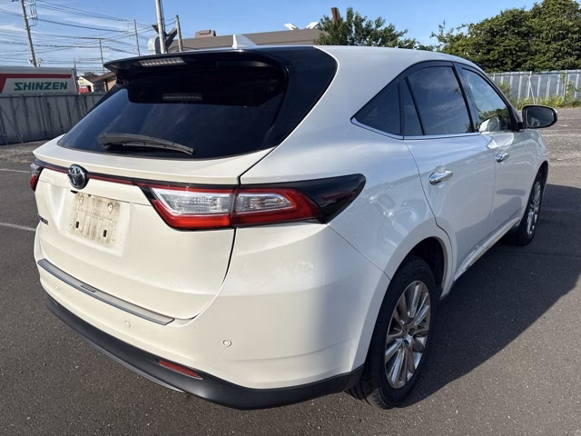 TOYOTA HARRIER