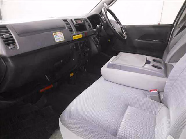 TOYOTA REGIUS ACE