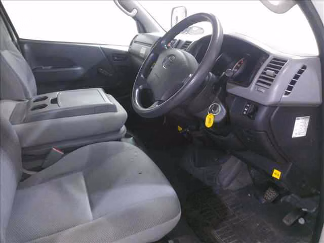 TOYOTA REGIUS ACE