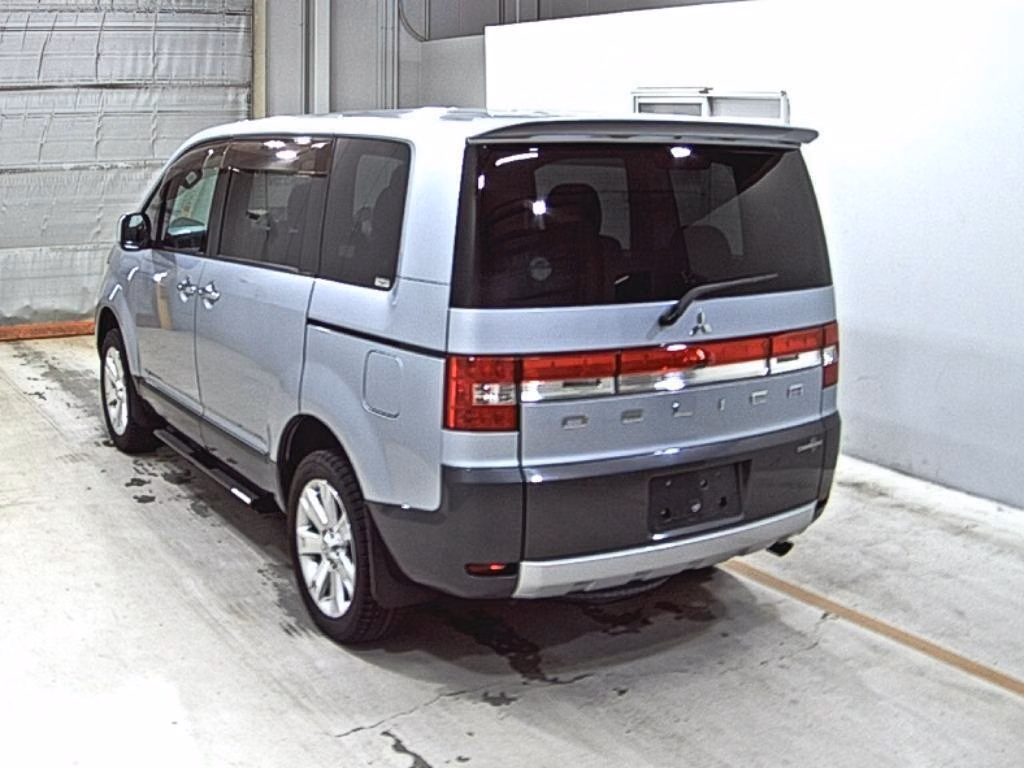 MITSUBISHI DELICA D:5