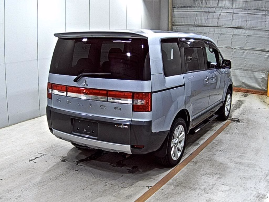 MITSUBISHI DELICA D:5