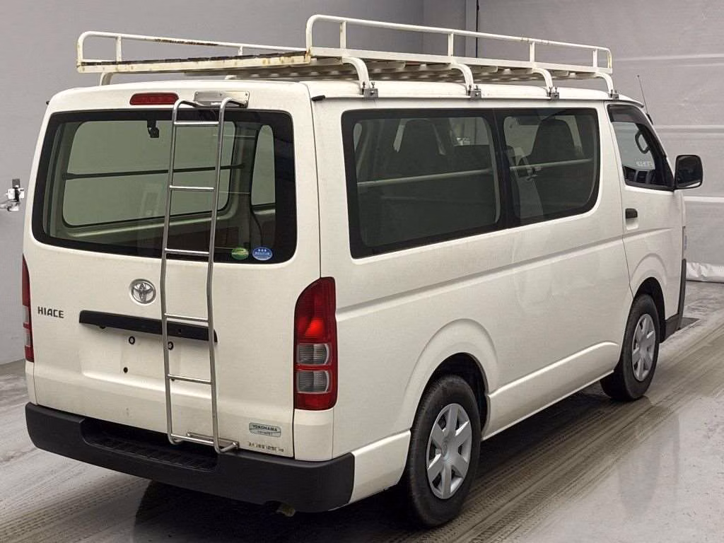 TOYOTA REGIUS ACE