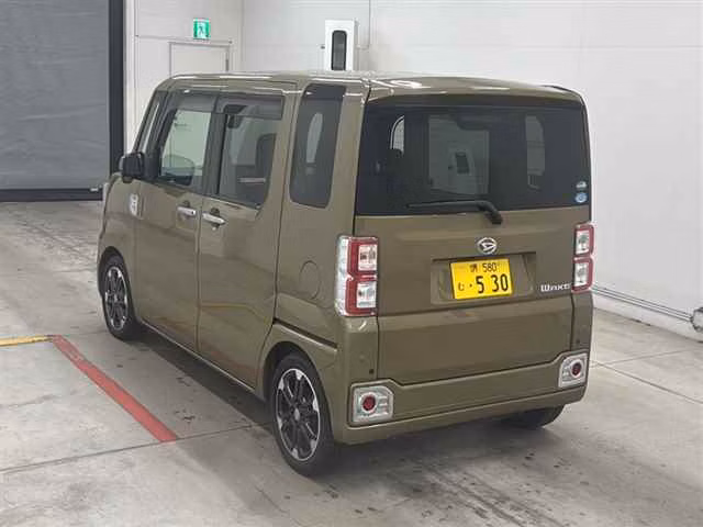 DAIHATSU WAKE