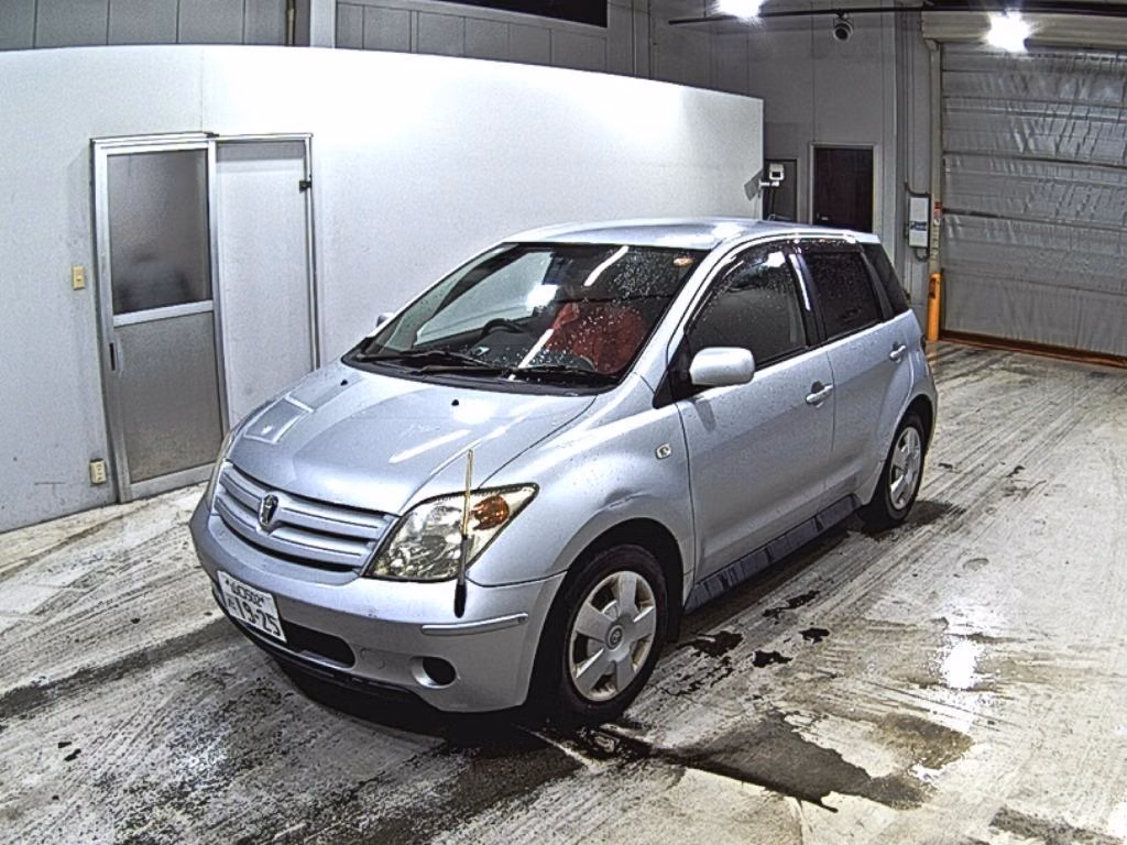 TOYOTA IST