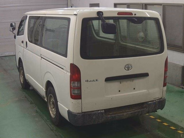 TOYOTA REGIUS ACE
