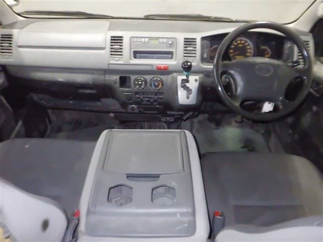 TOYOTA REGIUS ACE