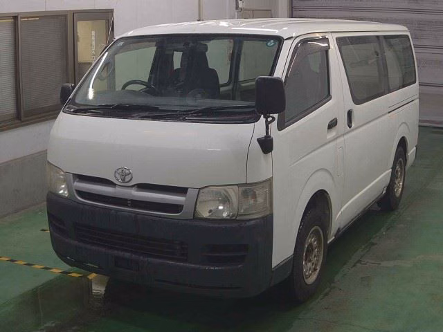 TOYOTA REGIUS ACE