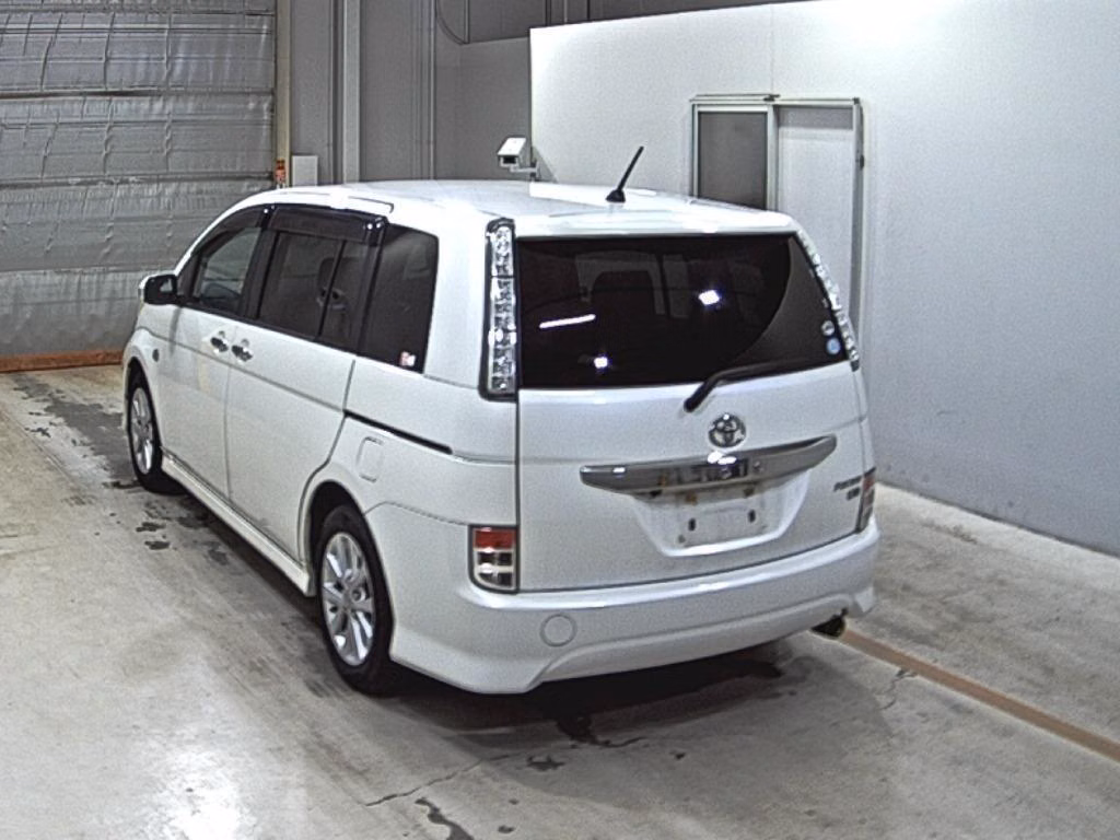 TOYOTA ISIS
