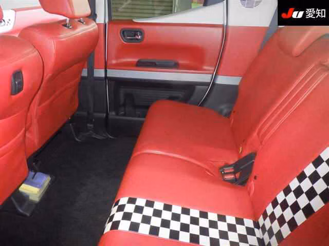 HONDA N-BOX SLASH