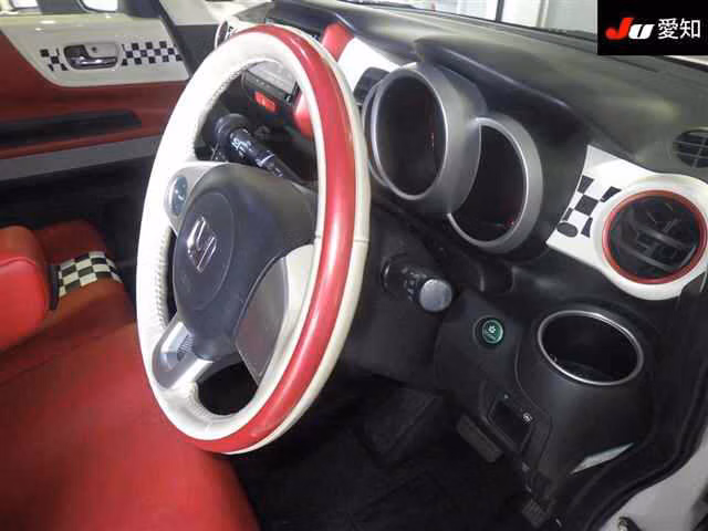 HONDA N-BOX SLASH
