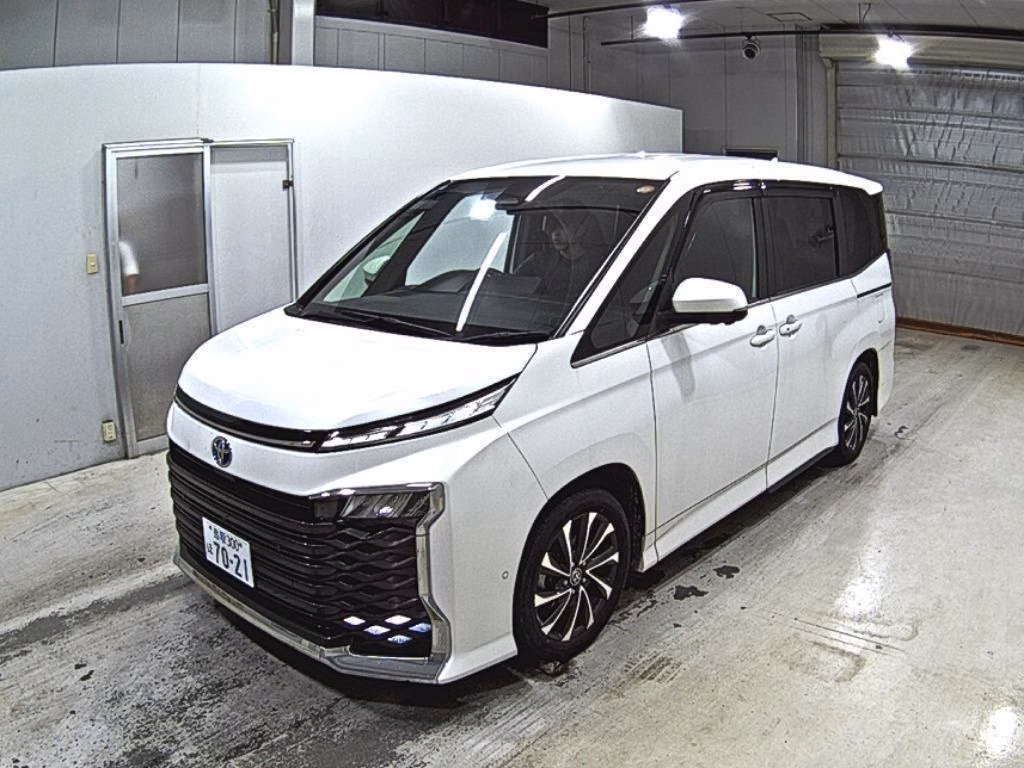 TOYOTA VOXY