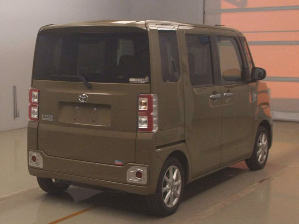 TOYOTA PIXIS MEGA