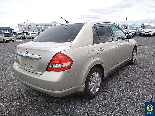NISSAN TIIDA LATIO