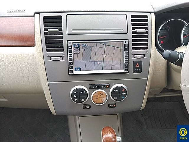 NISSAN TIIDA LATIO