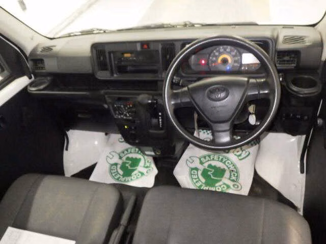 TOYOTA PIXIS VAN