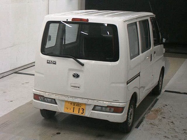TOYOTA PIXIS VAN