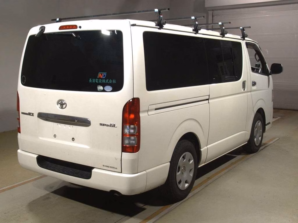 TOYOTA REGIUS ACE