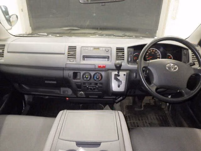 TOYOTA REGIUS ACE