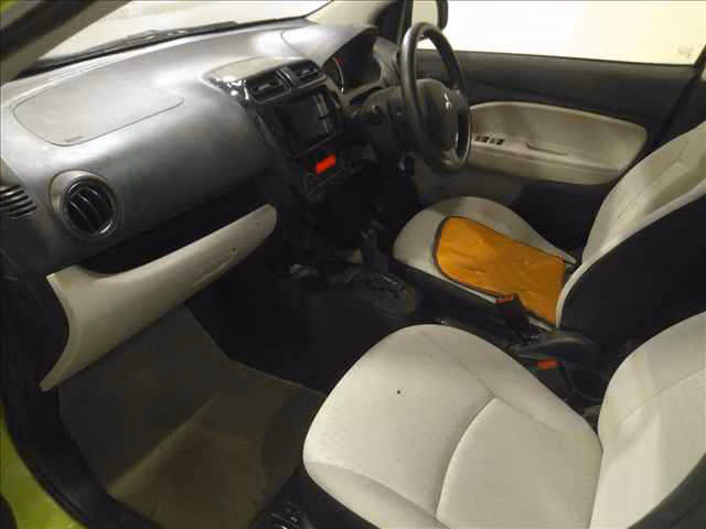 MITSUBISHI MIRAGE