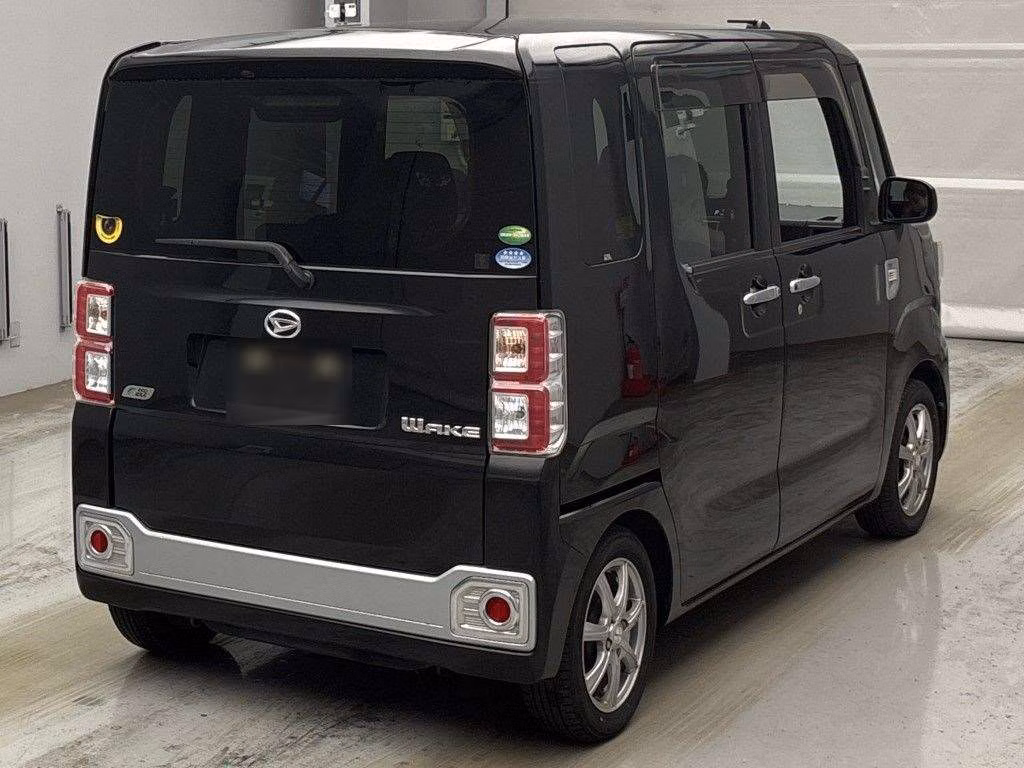 DAIHATSU WAKE