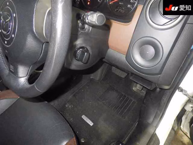 MAZDA VERISA