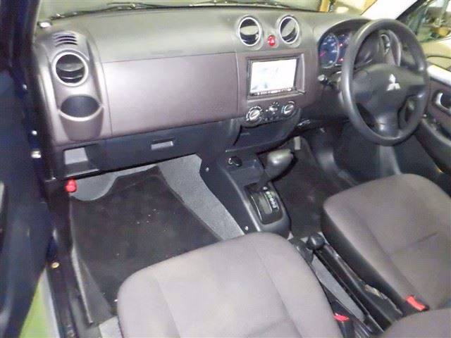 MITSUBISHI PAJERO MINI