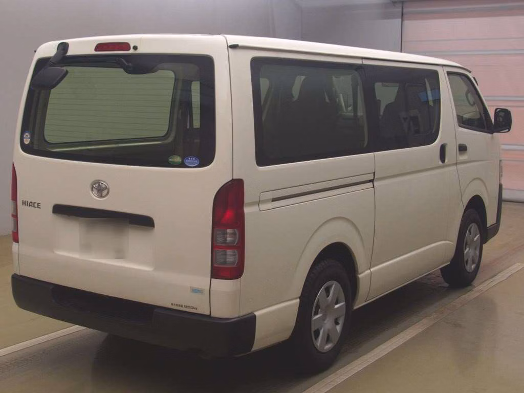 TOYOTA REGIUS ACE