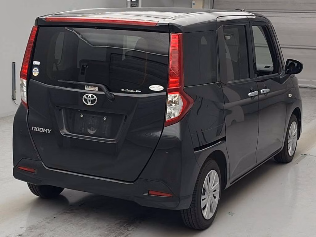 TOYOTA ROOMY